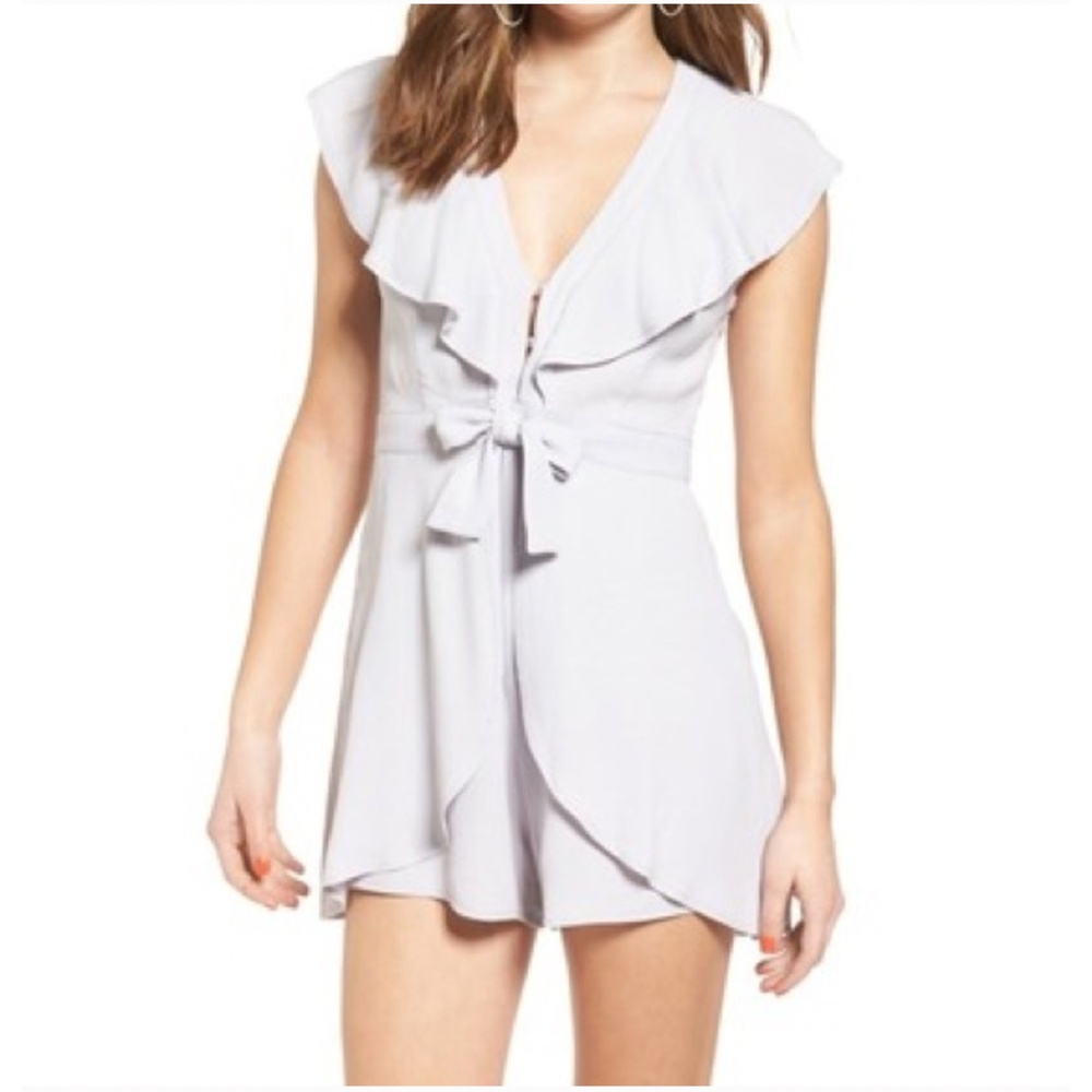 ASTR the Label Ruffle Tie Front Lilac Romper Size Small